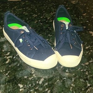 Cariuma OCA suede low-top sneakers